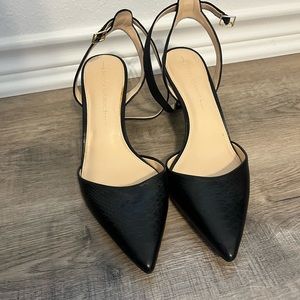 Banana Republic Black Low heeled ankle strap shoes size 9.5